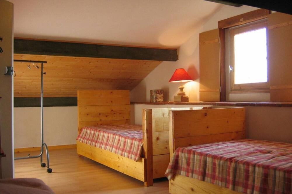 Photo of Bedroom in Castelnau-Montratier-Sainte-Alauzie