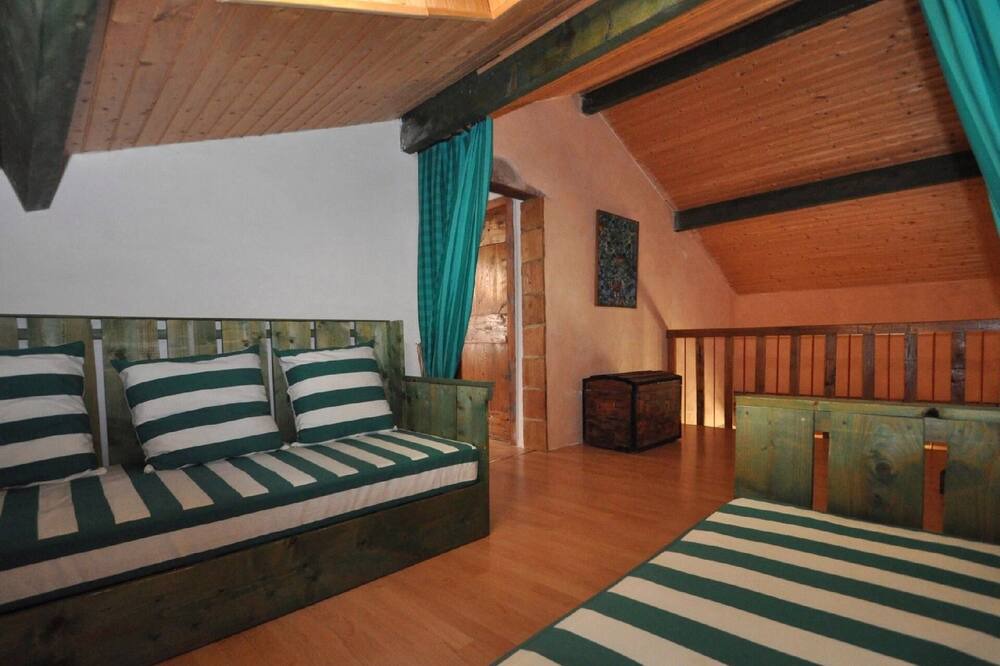 Photo of Bedroom in Castelnau-Montratier-Sainte-Alauzie