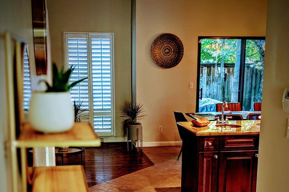 Photo of Livingroom in Yountville