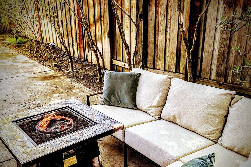 Photo of Livingroom in Yountville
