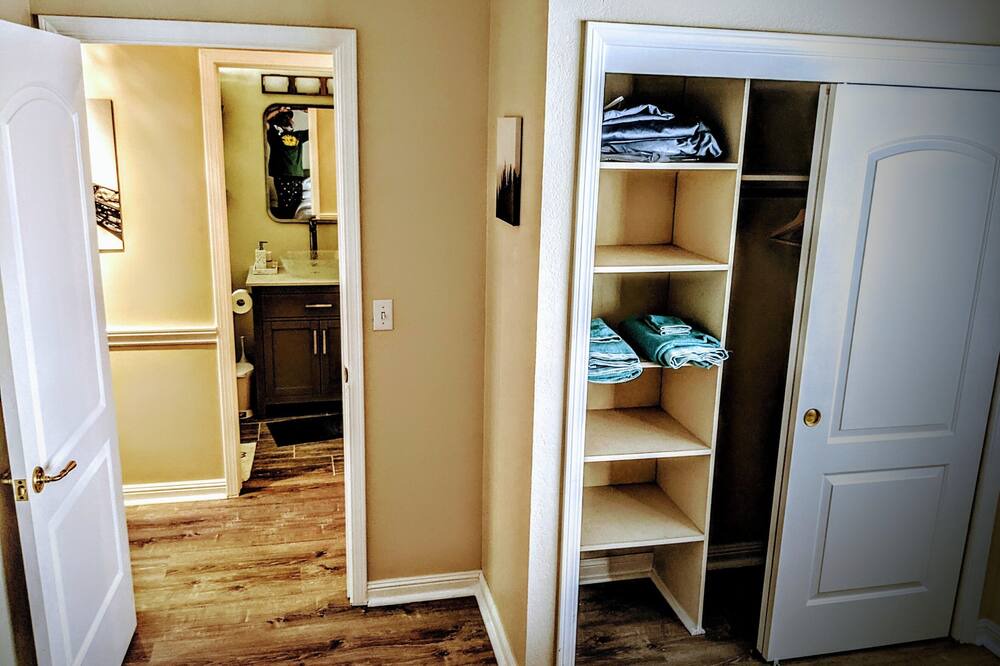 Photo of Bedroom in Yountville