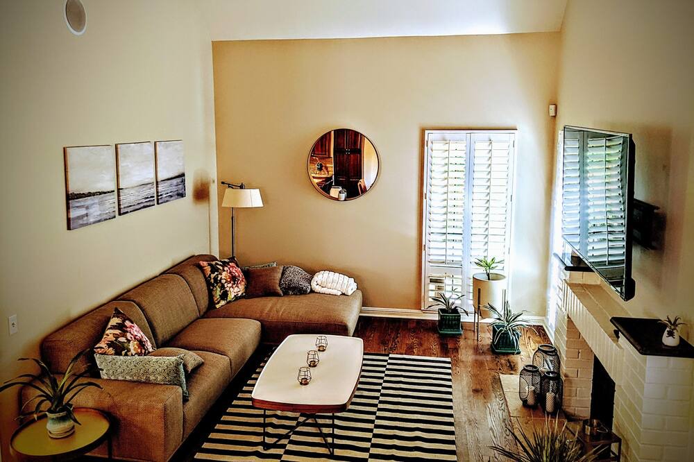 Photo of Livingroom in Yountville