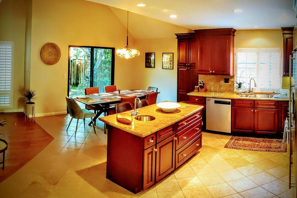 Photo of Bedroom in Yountville