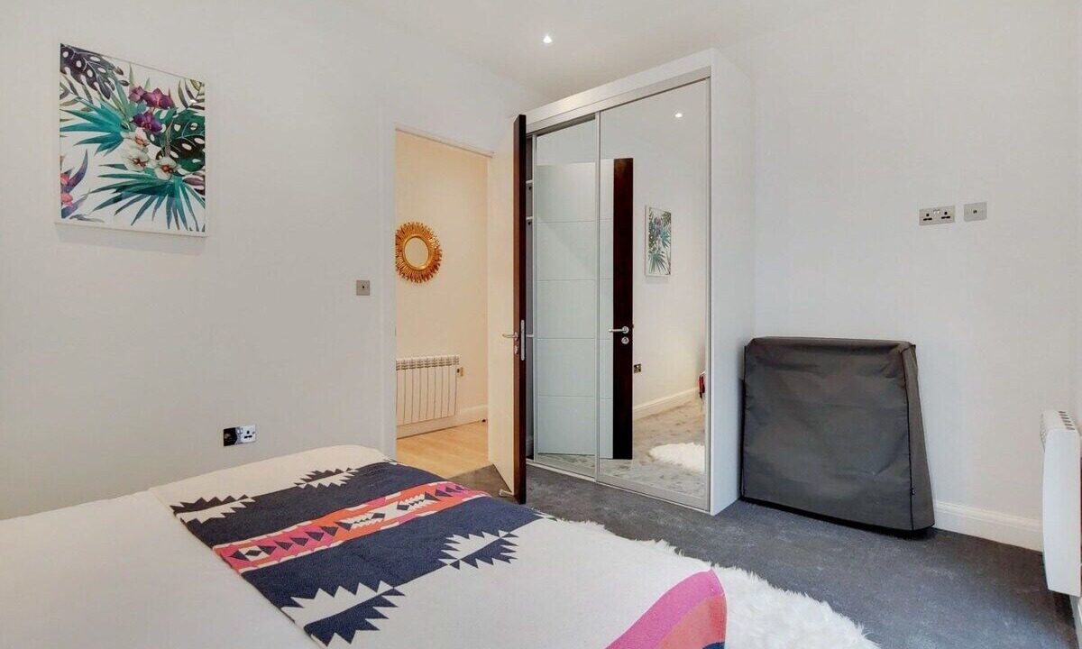 Photo of Bedroom in Ealing Common