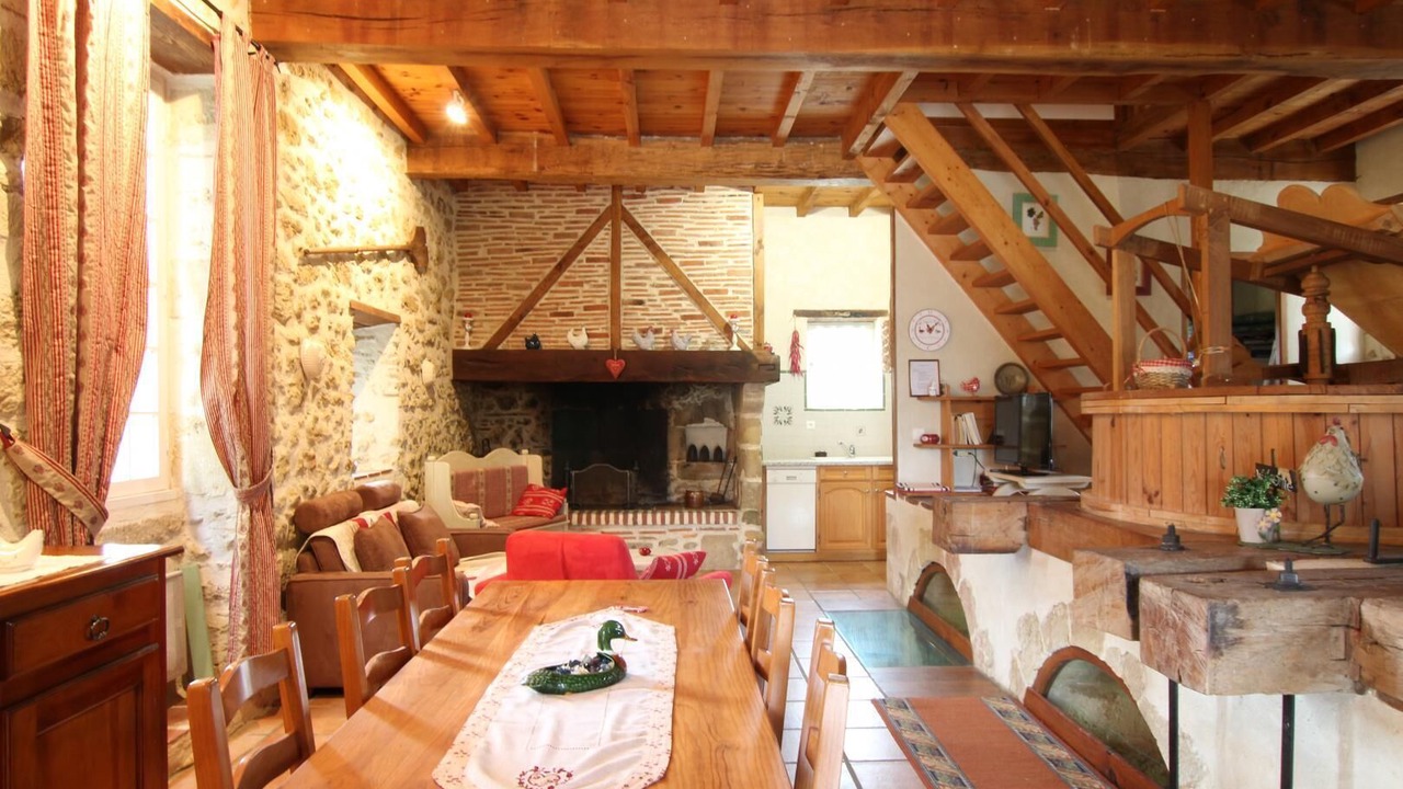 Photo of Others in Aubous