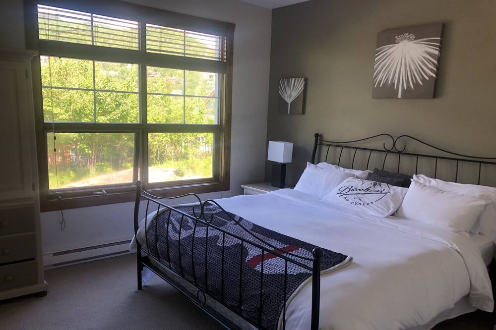 Photo of Bedroom in Tremblant-Les-Eaux