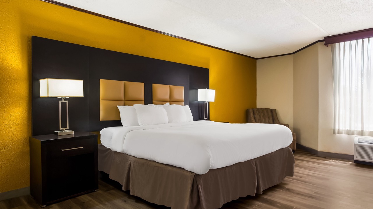 Photo of Bedroom in Lake Jackson