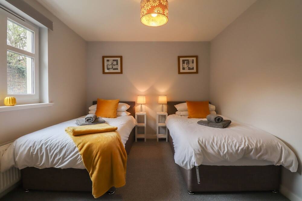 Photo of Others in Paisley