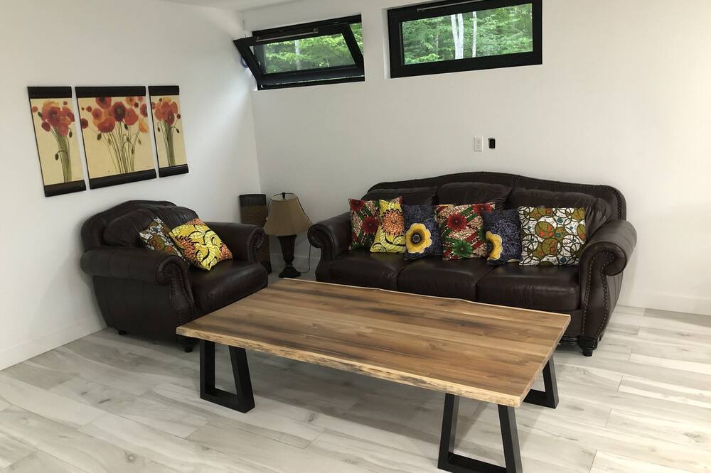 Photo of Livingroom in Val-des-Monts