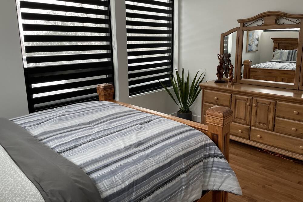 Photo of Bedroom in Val-des-Monts