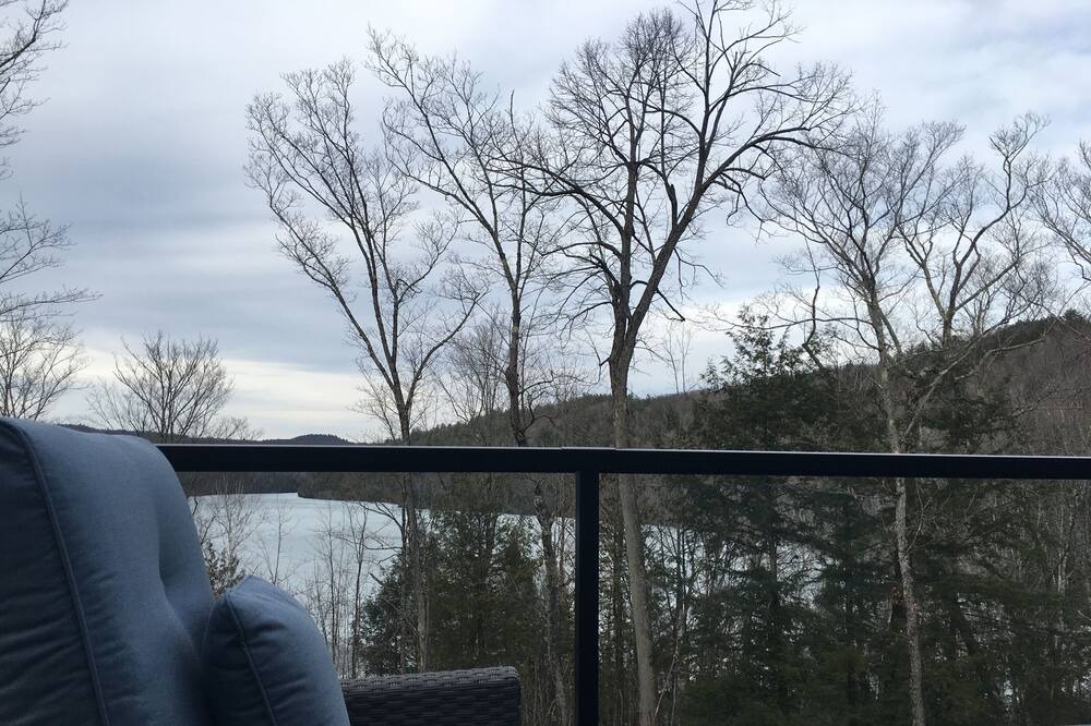 Photo of Patio Balcony in Val-des-Monts