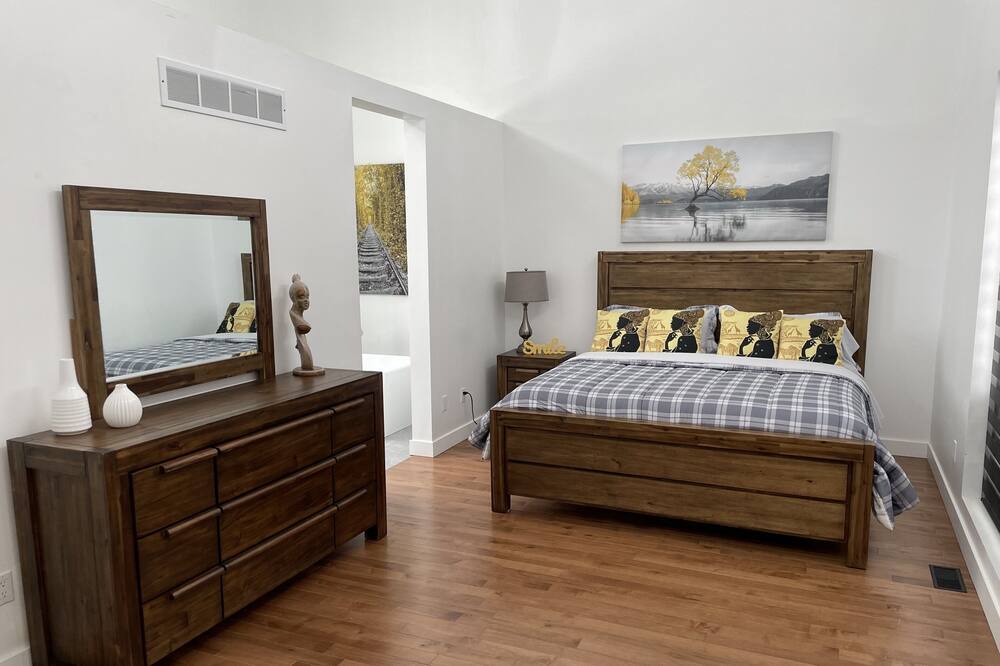 Photo of Bedroom in Val-des-Monts