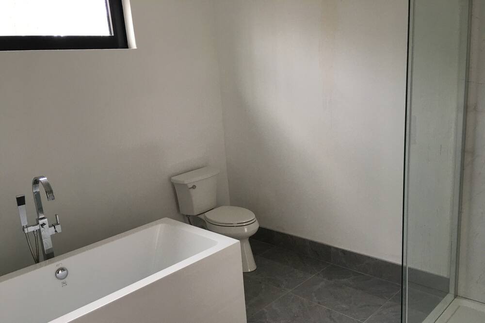 Photo of Bathroom in Val-des-Monts