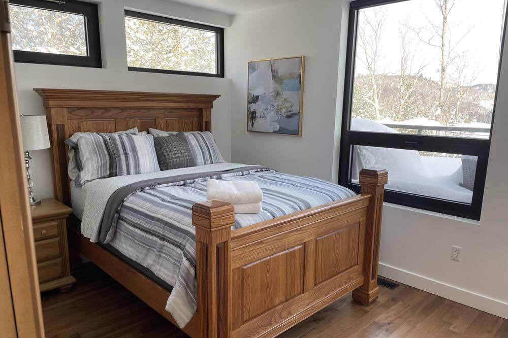 Photo of Bedroom in Val-des-Monts