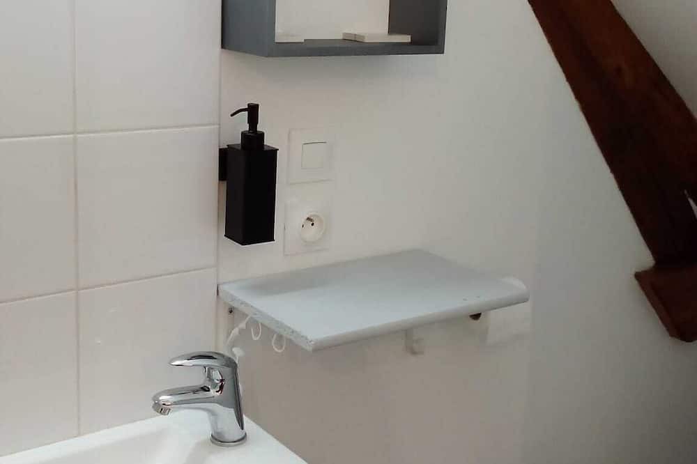Photo of Bathroom in Orbigny