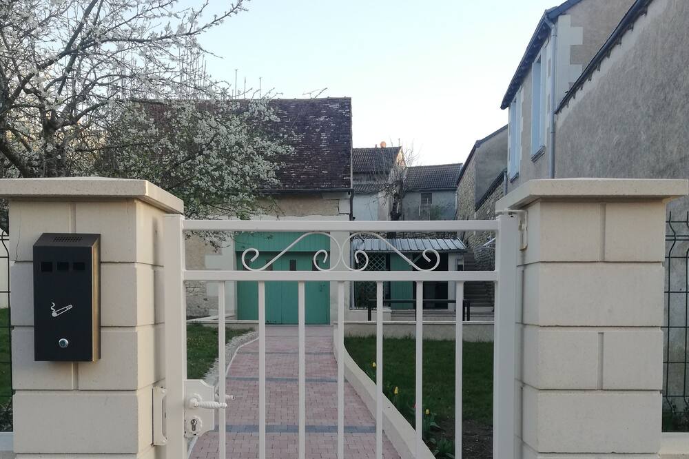 Photo of Outdoor in Orbigny