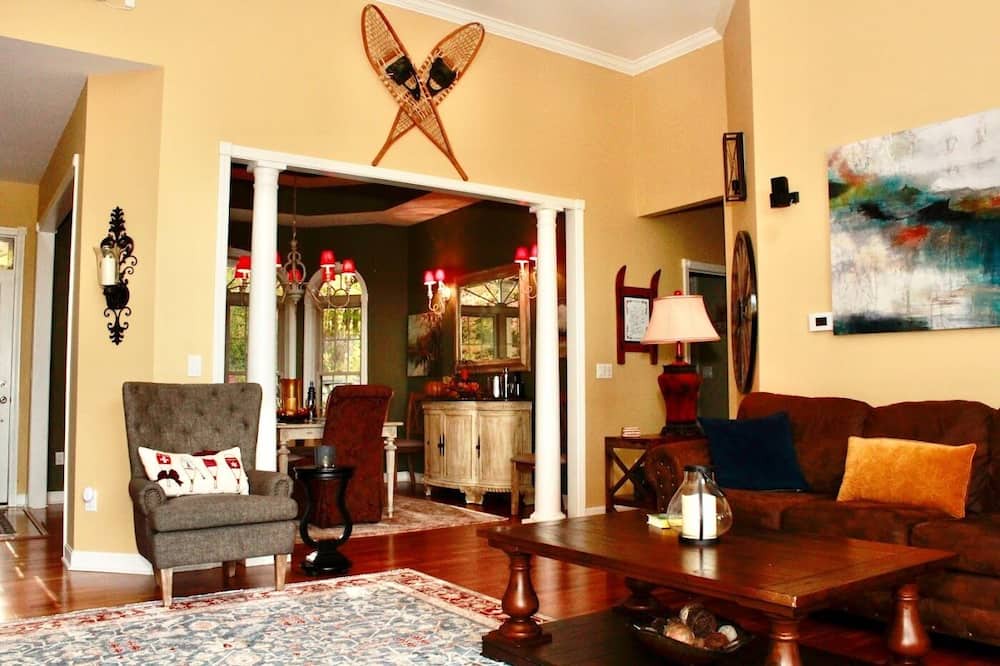 Photo of Livingroom in Chester Depot