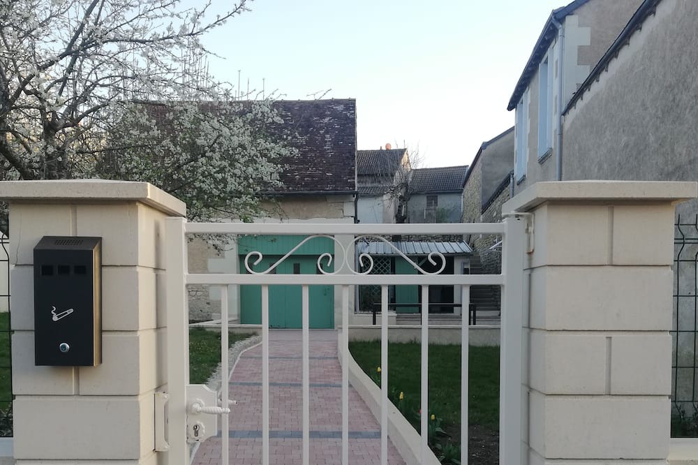 Photo of Outdoor in Orbigny