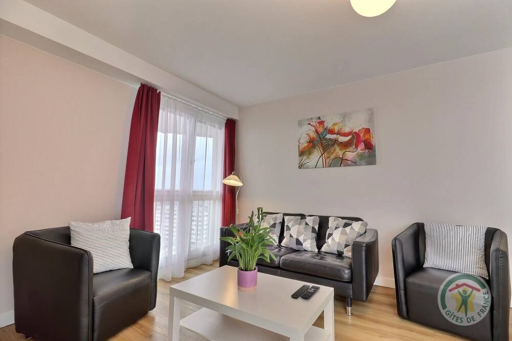 Photo of Livingroom in Colombier - Champ de Mars