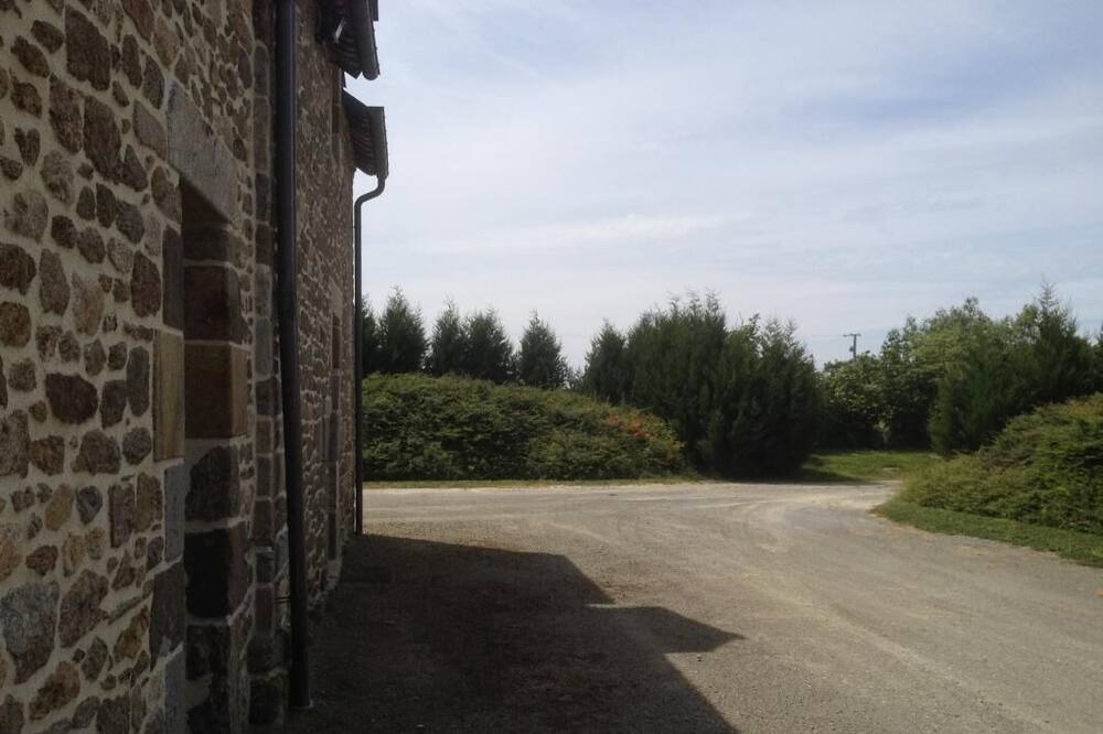 Photo of Others in Saint-Coulomb
