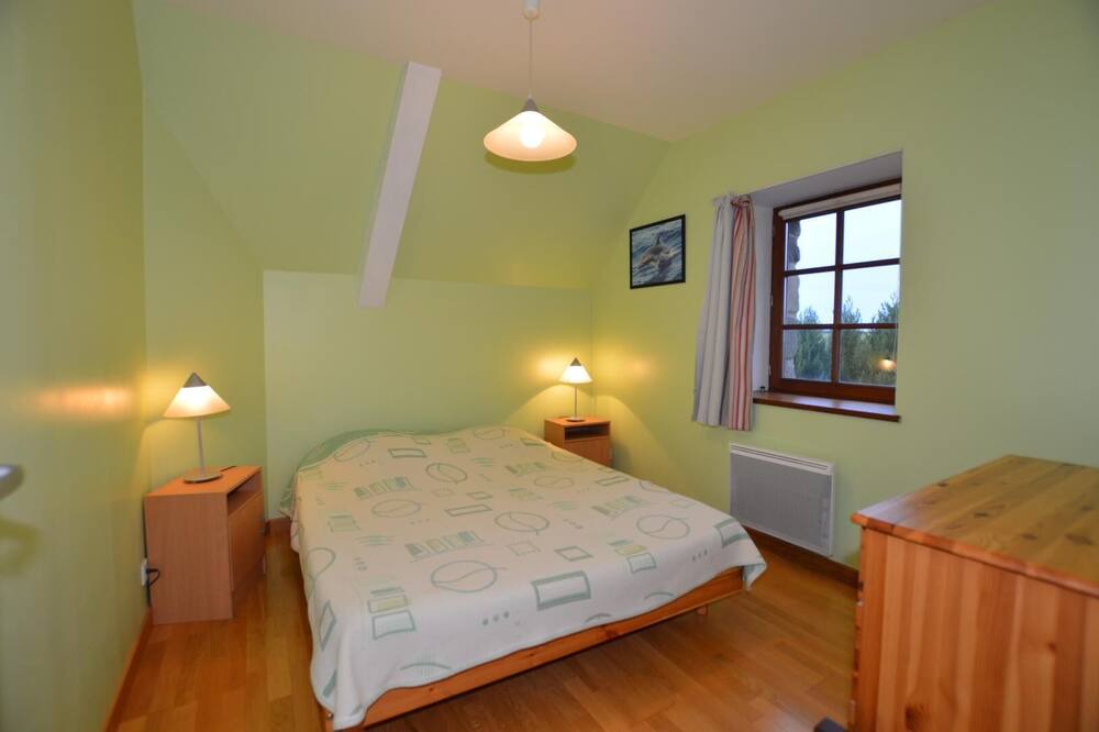 Photo of Bedroom in Saint-Coulomb