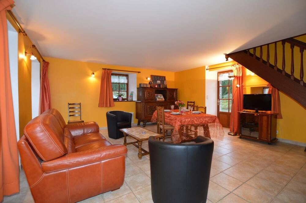 Photo of Livingroom in Saint-Coulomb