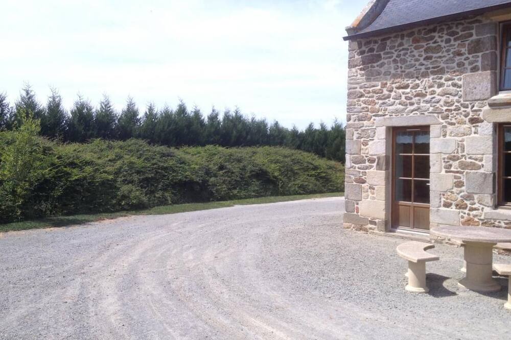 Photo of Outdoor in Saint-Coulomb