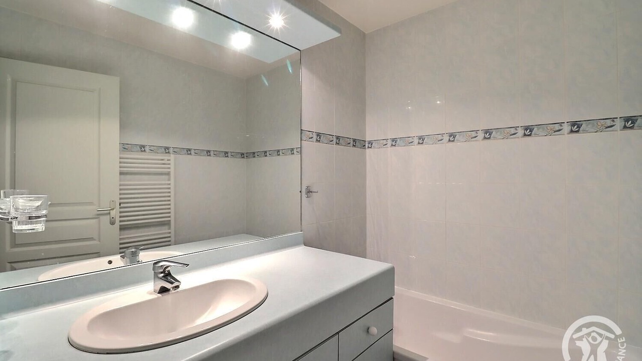 Photo of Bathroom in Langan