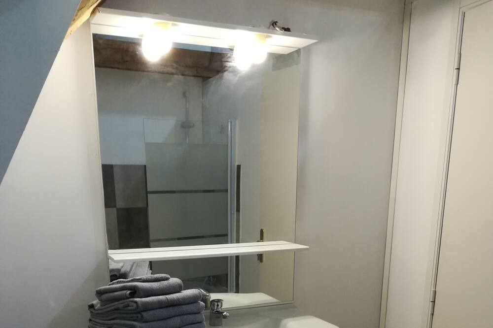 Photo of Bathroom in Bolbec