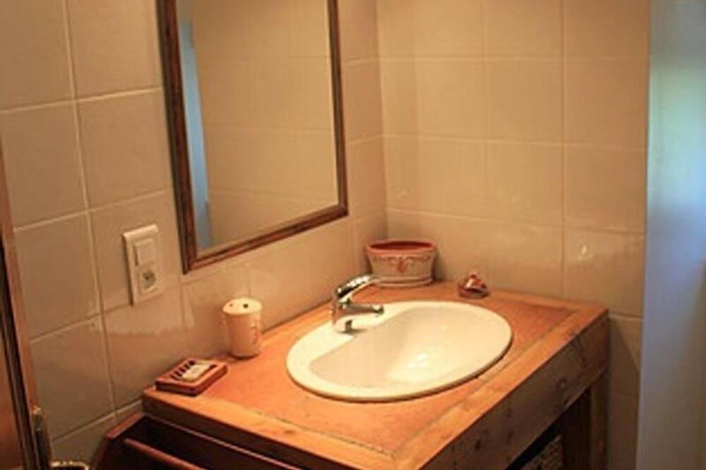 Photo of Bathroom in Martiel