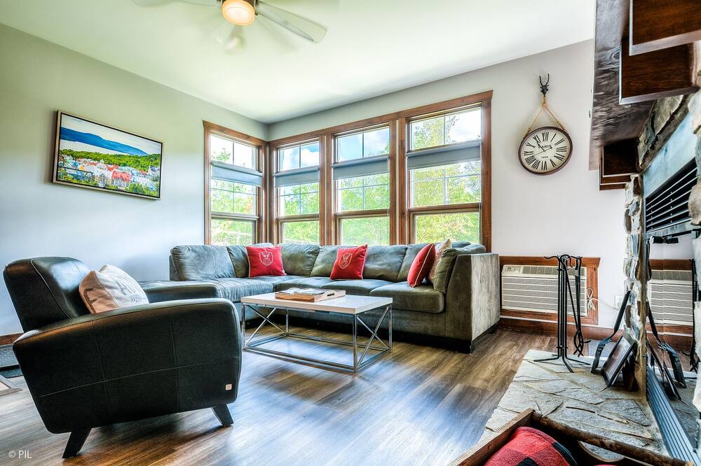 Photo of Livingroom in Tremblant-Les-Eaux