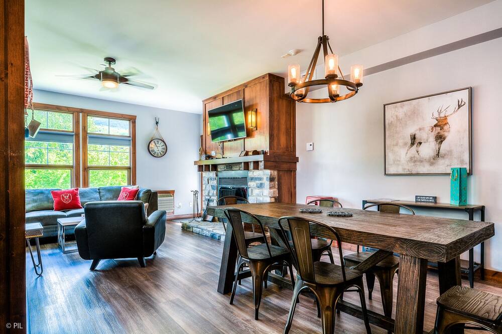 Photo of Livingroom in Tremblant-Les-Eaux