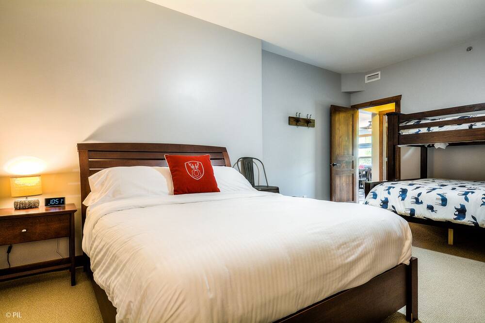 Photo of Bedroom in Tremblant-Les-Eaux