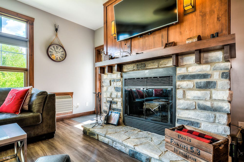 Photo of Livingroom in Tremblant-Les-Eaux