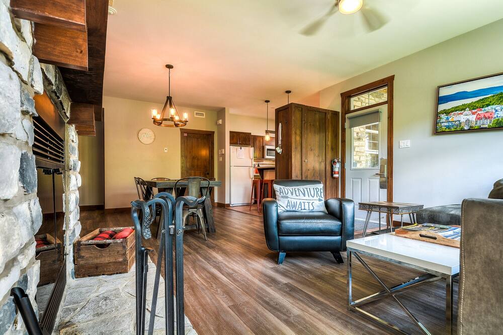 Photo of Livingroom in Tremblant-Les-Eaux