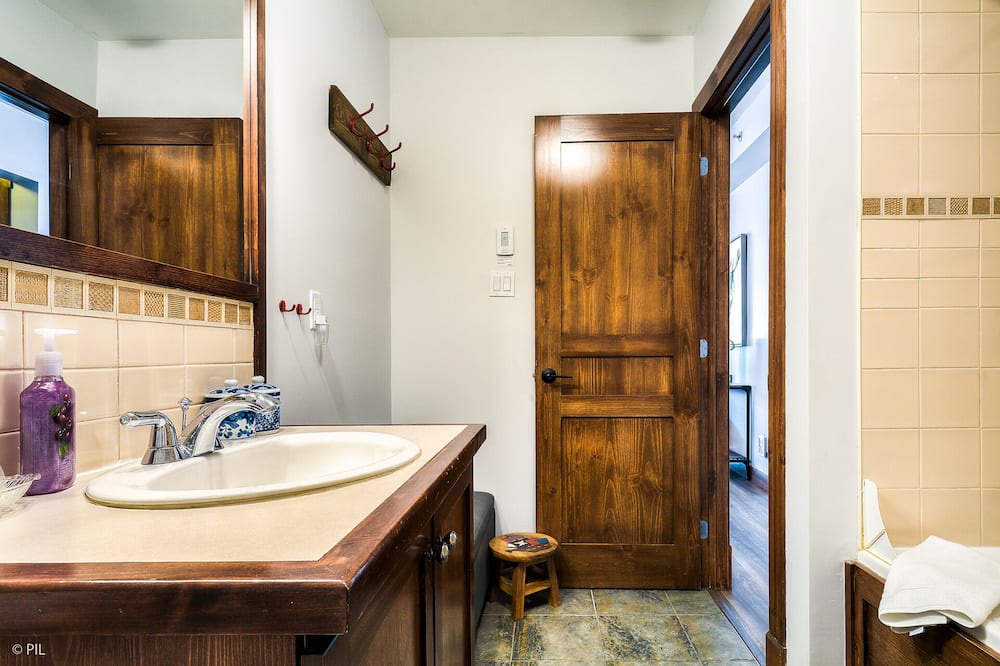 Photo of Bathroom in Tremblant-Les-Eaux