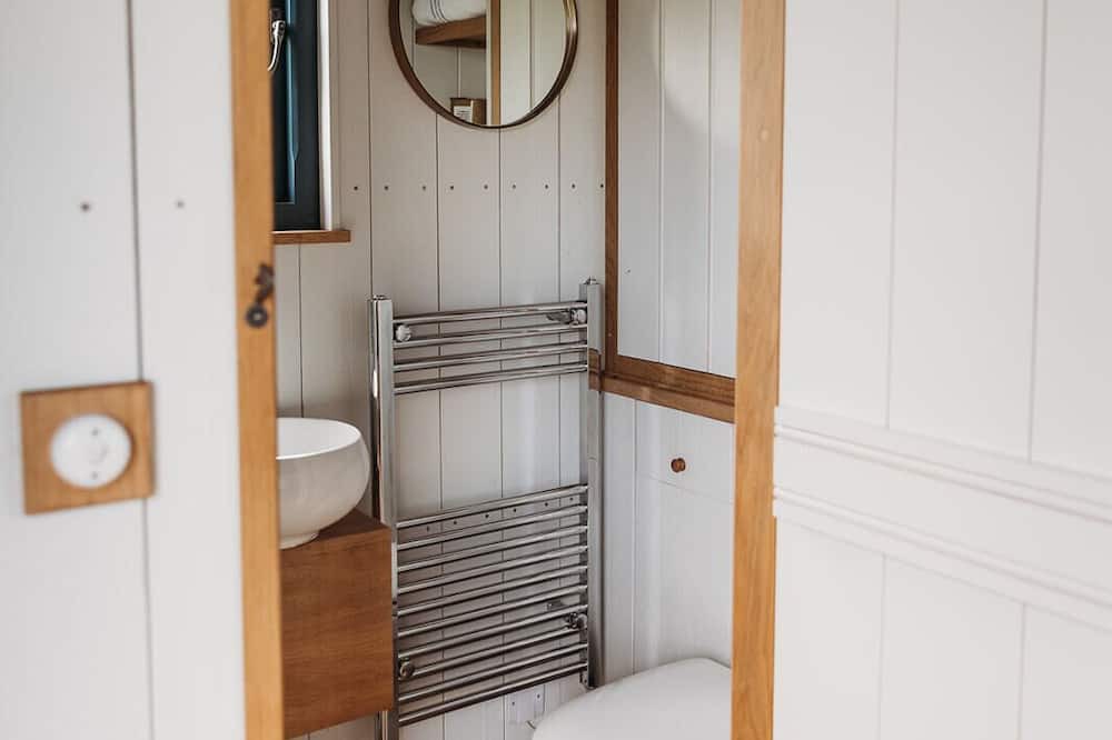 Photo of Bathroom in Chittering