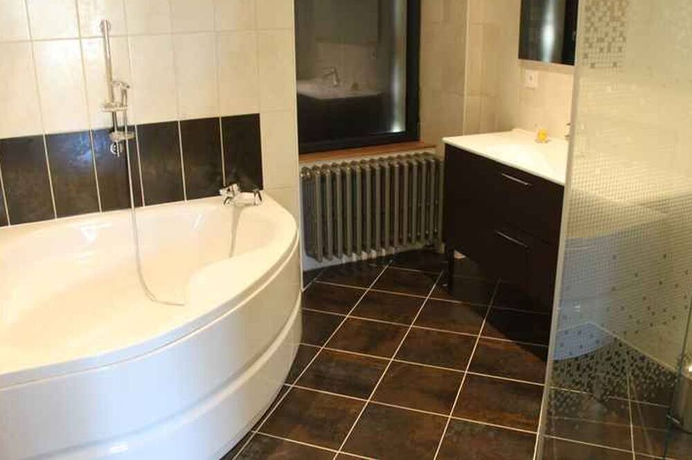 Photo of Bathroom in Previnquieres