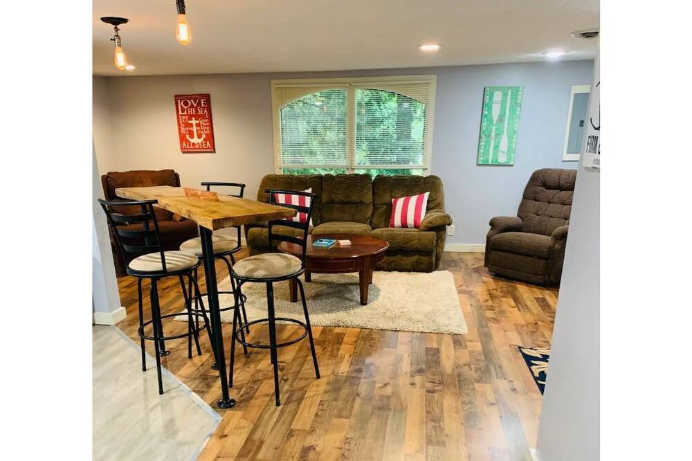 Photo of Livingroom in Tidioute