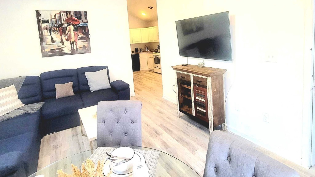 Photo of Livingroom in McGinley Square