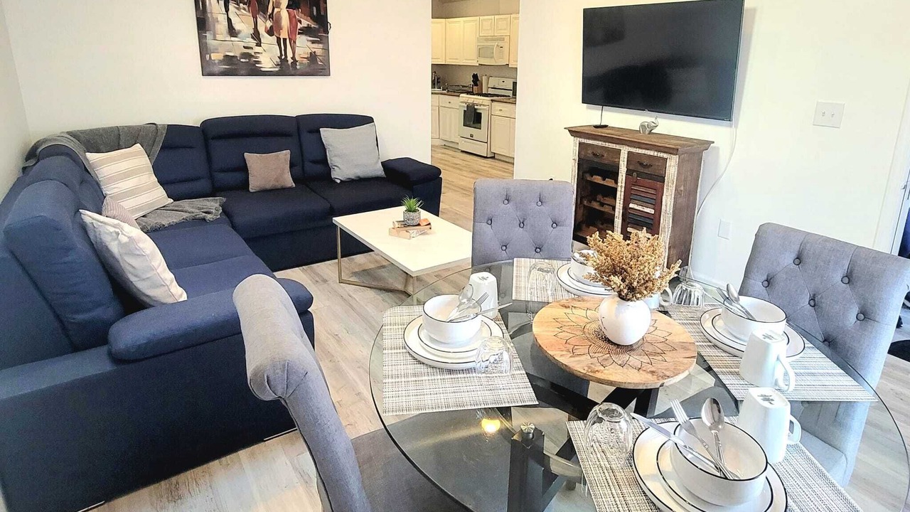 Photo of Livingroom in McGinley Square