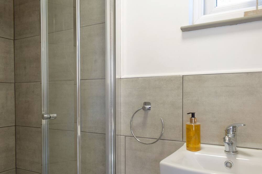 Photo of Bathroom in Caersws