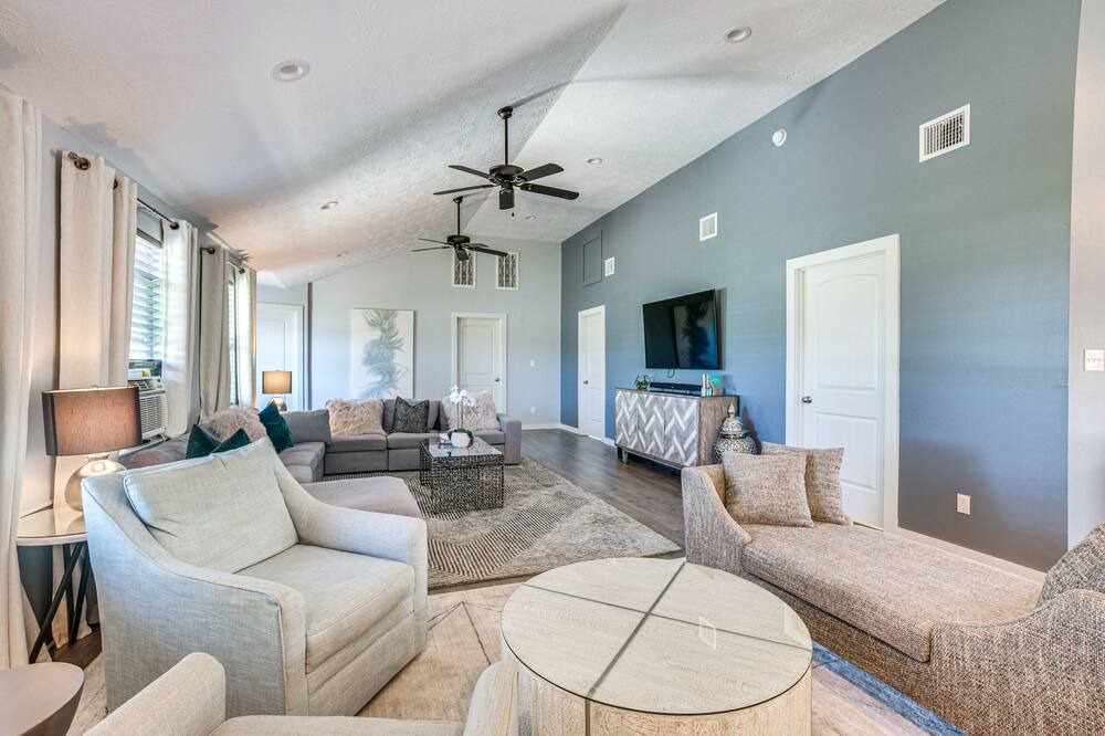Photo of Livingroom in College Station