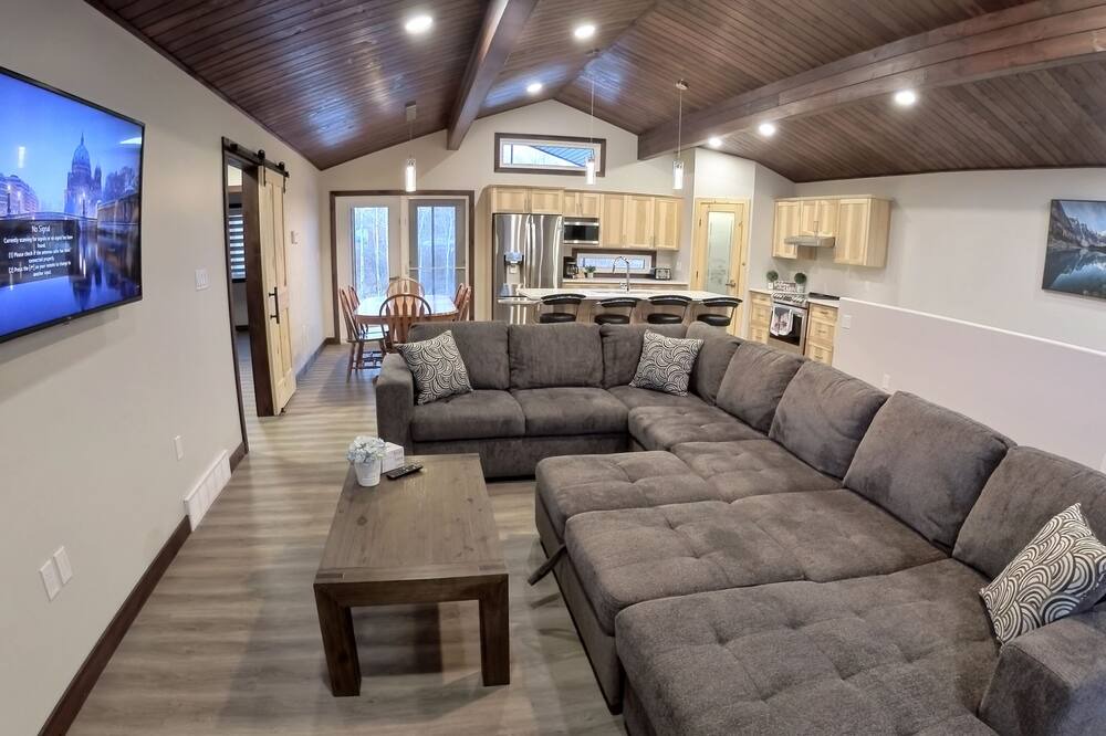 Photo of Livingroom in Onanole