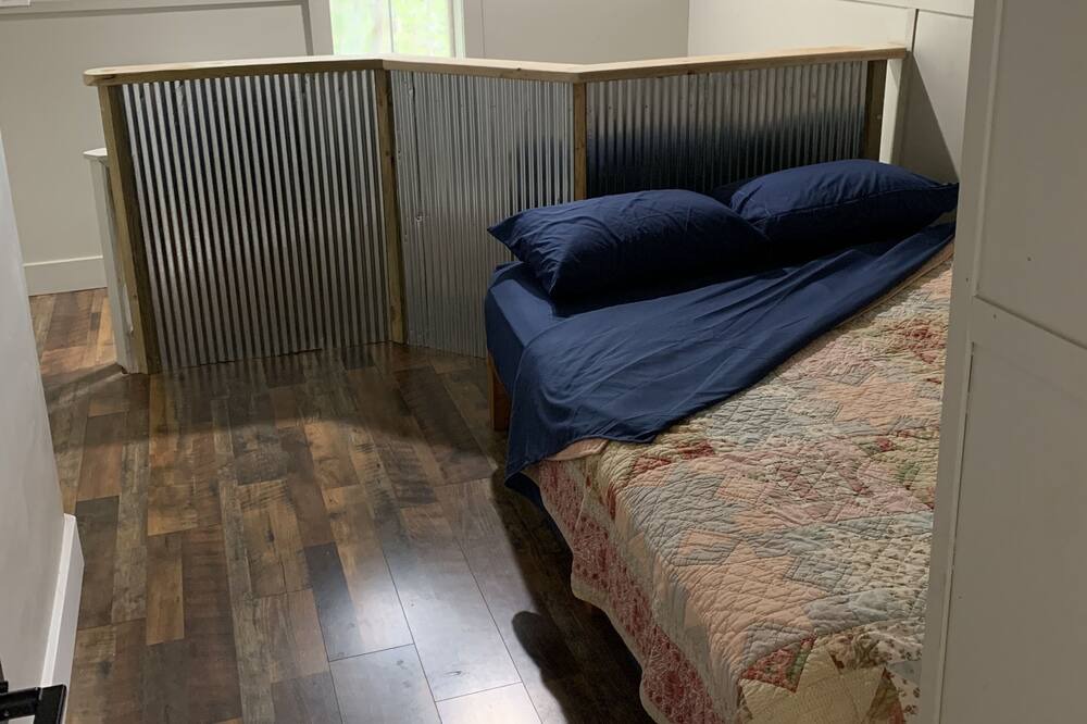 Photo of Bedroom in Mountainburg