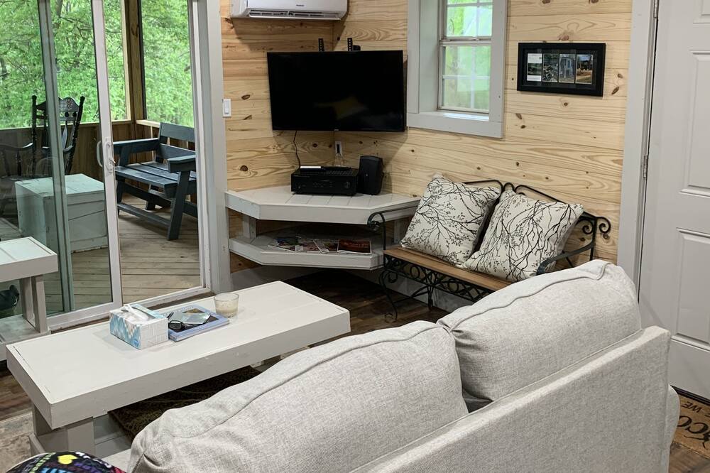 Photo of Livingroom in Mountainburg