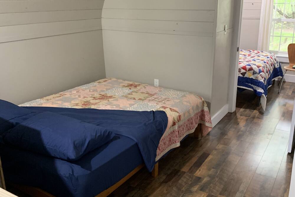 Photo of Bedroom in Mountainburg