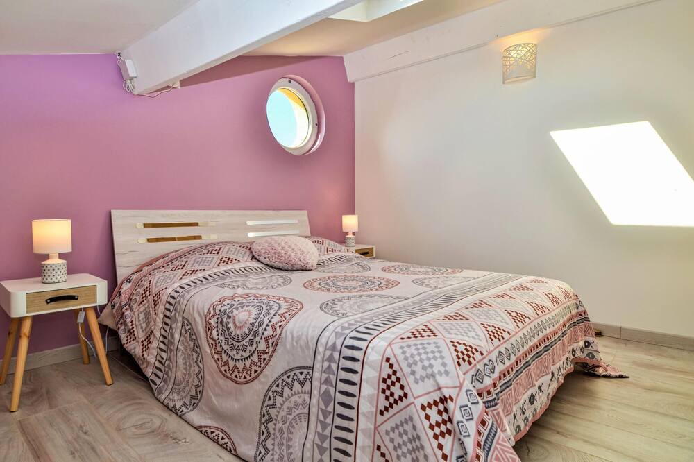 Photo of Bedroom in Laudun