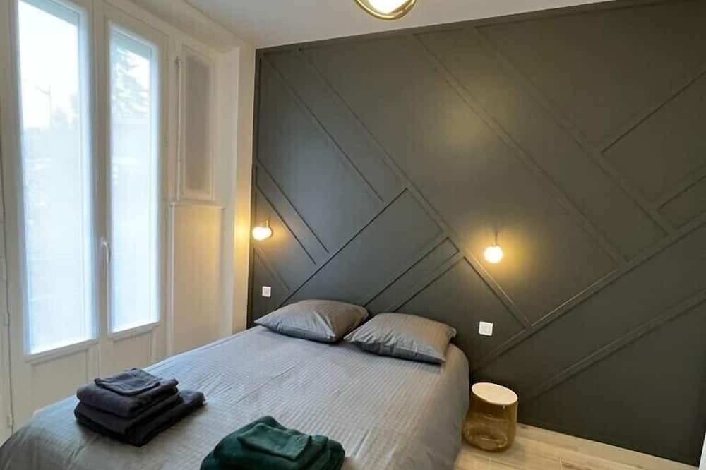 Photo of Bedroom in Le Plessis-Robinson