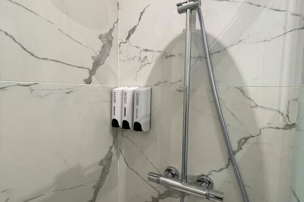 Photo of Bathroom in Le Plessis-Robinson